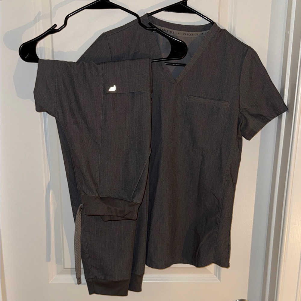Fabletics Scrub Set - image 1